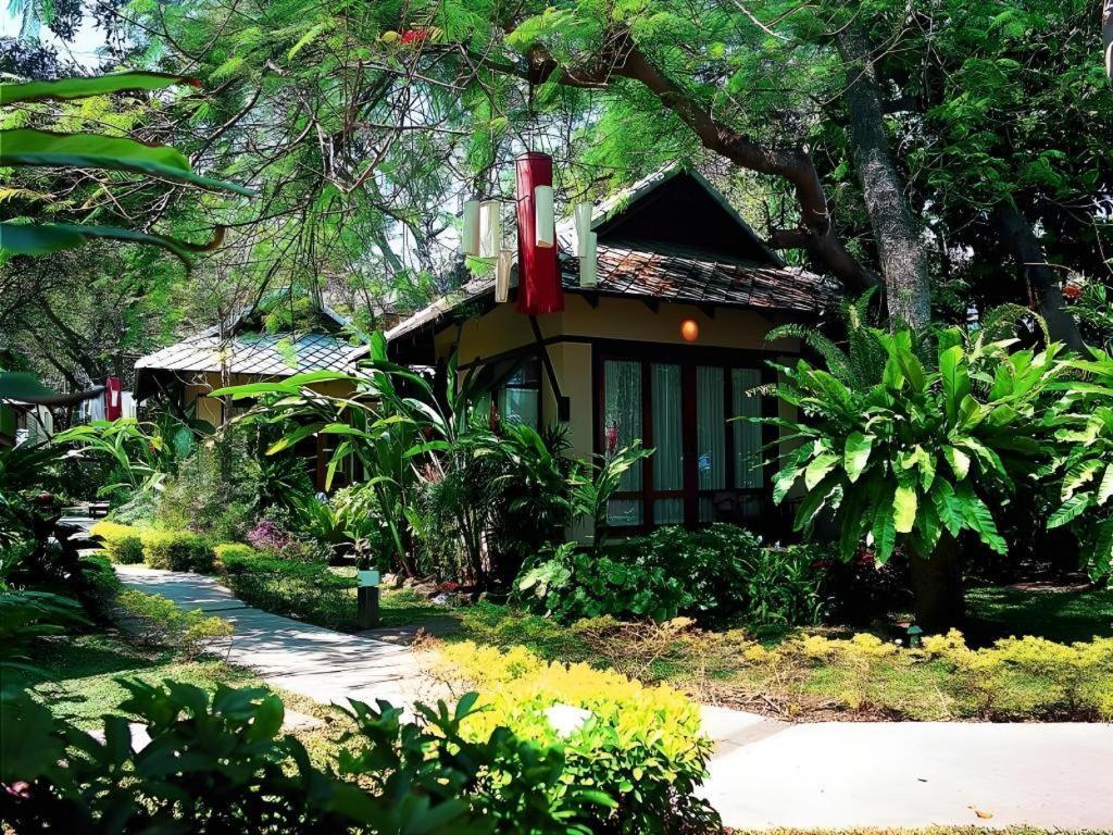 Baan Talay Dao Resort HHQ Exterior foto
